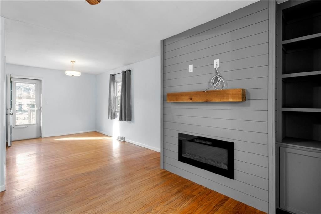 8608 Spring Valley Road — photo 8