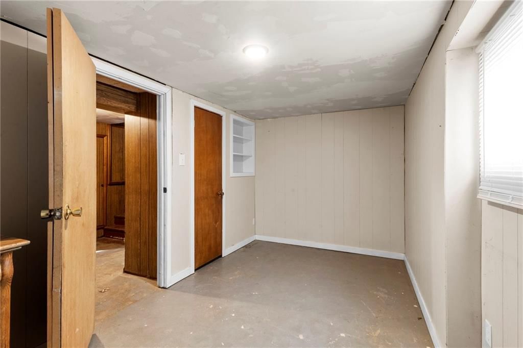 8608 Spring Valley Road — photo 27