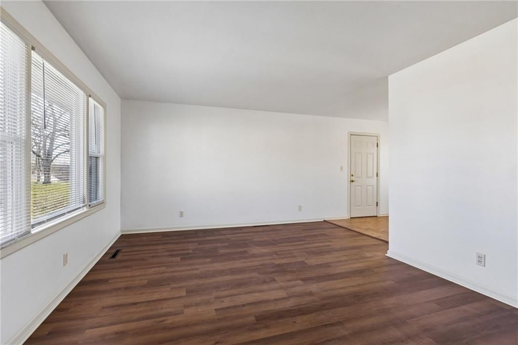 5301 NE 42nd Terrace — photo 5