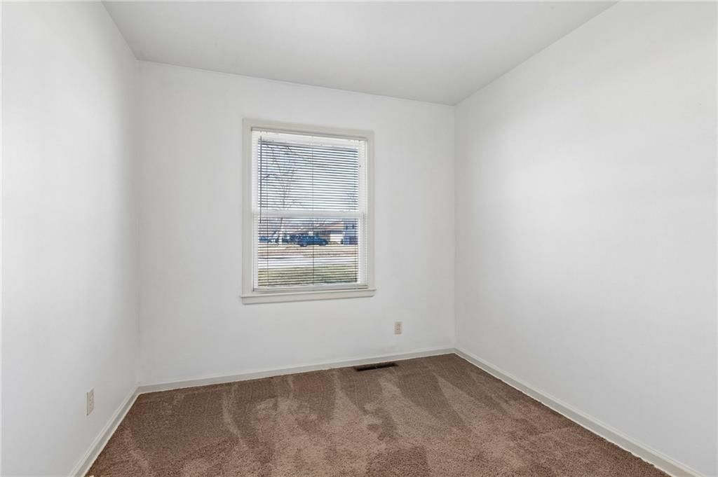 5301 NE 42nd Terrace — photo 13
