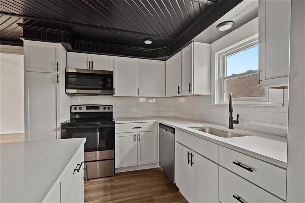 613 E Lexington Avenue — photo 12