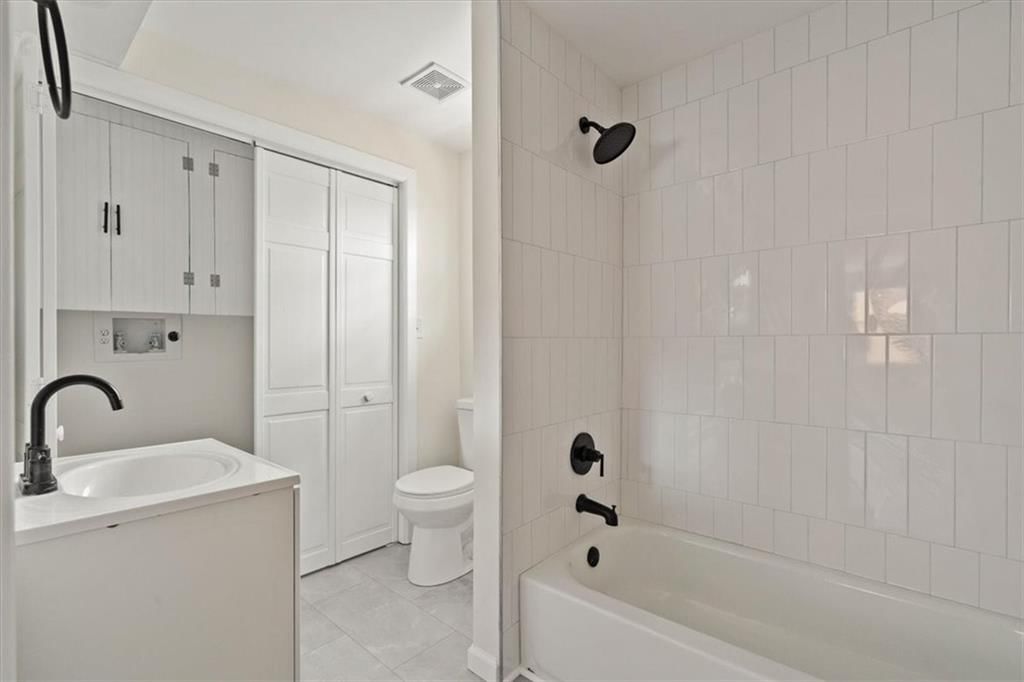 613 E Lexington Avenue — photo 16