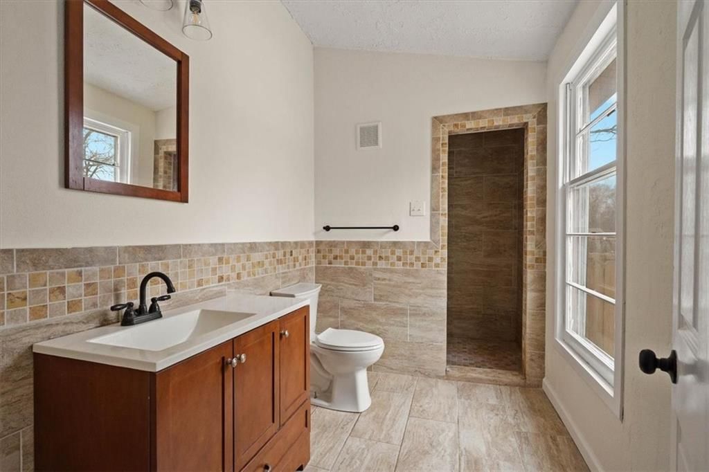 613 E Lexington Avenue — photo 20