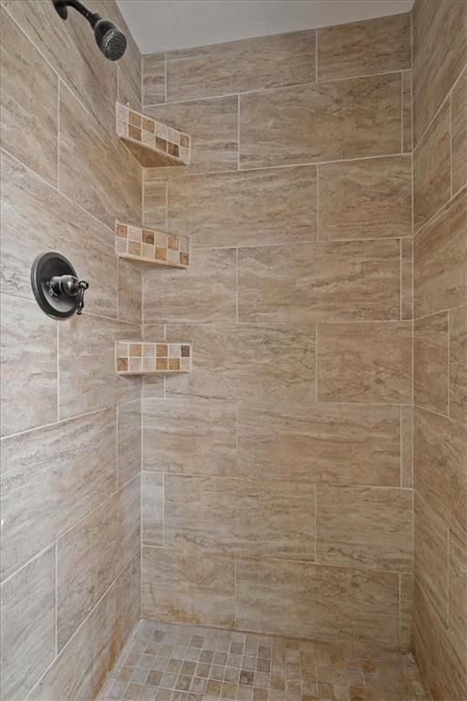 613 E Lexington Avenue — photo 21