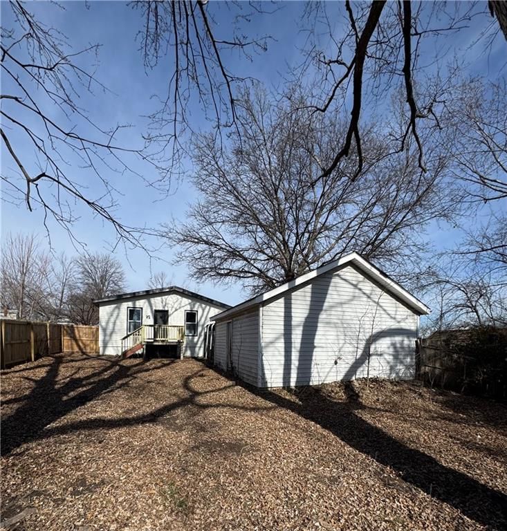 613 E Lexington Avenue — photo 25