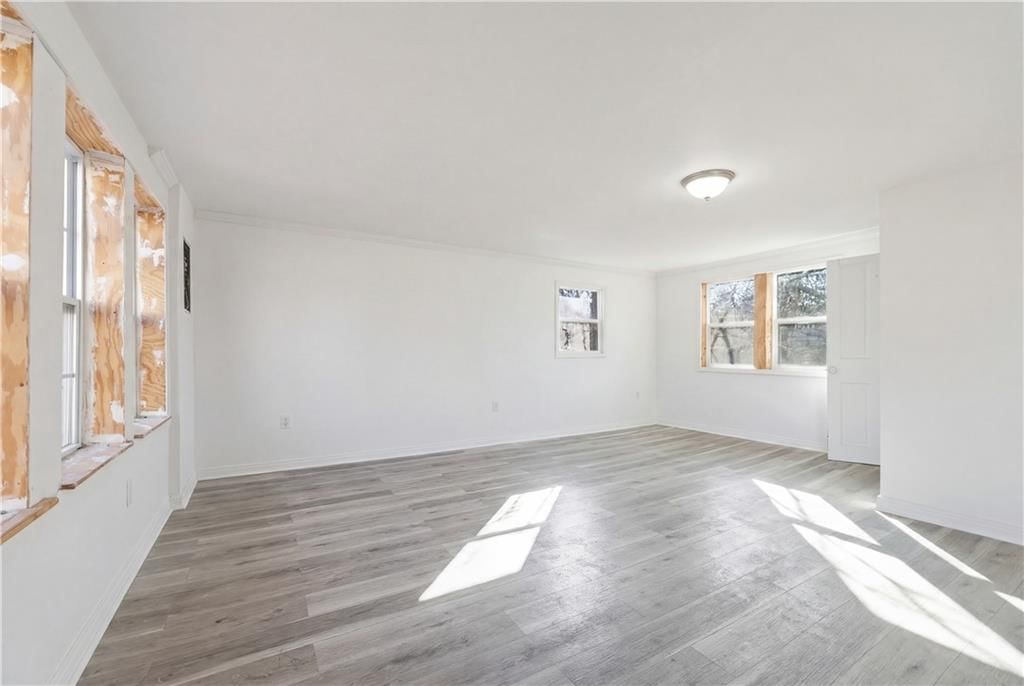 817 W White Oak Street — photo 3