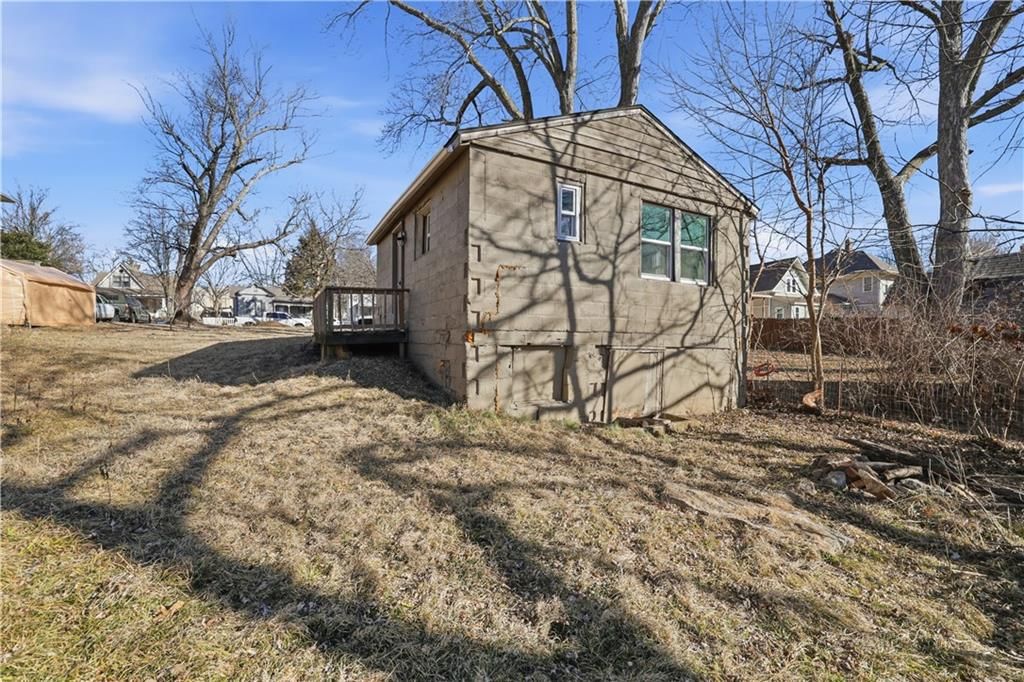 817 W White Oak Street — photo 8