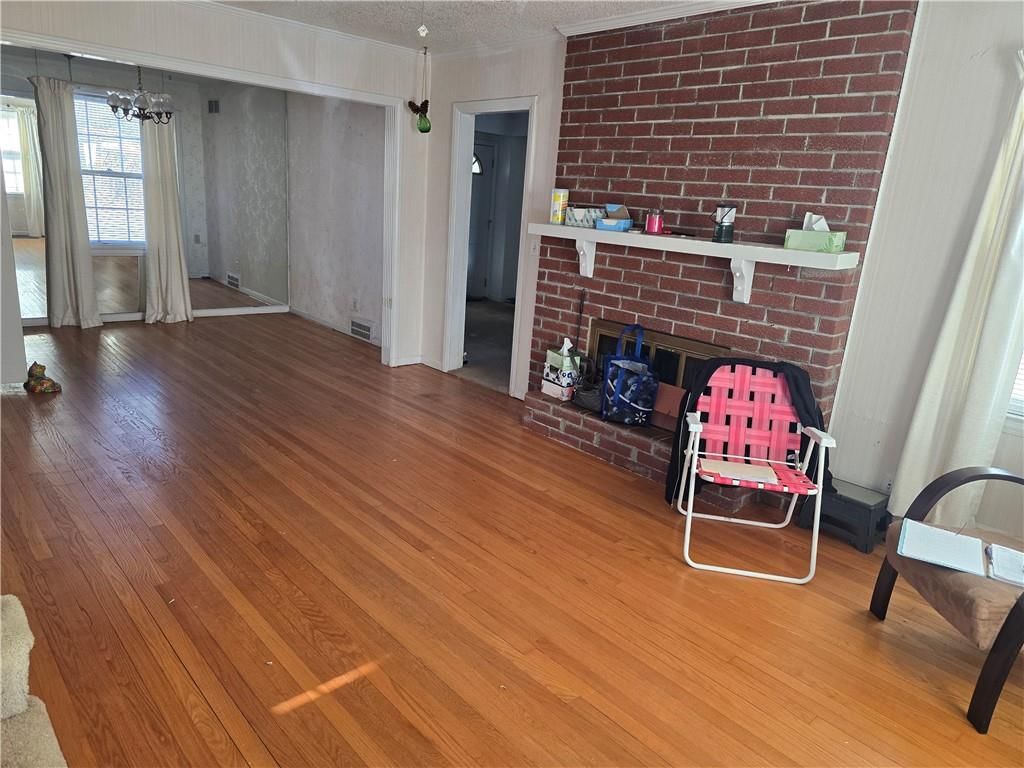 520 E 66th Terrace — photo 2