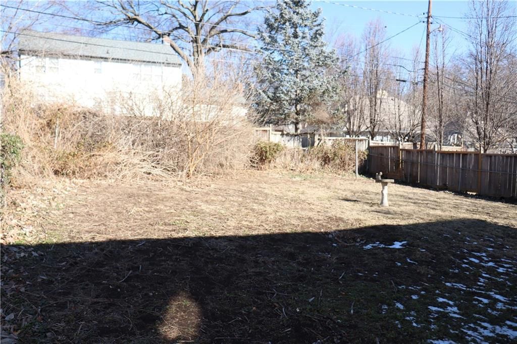 520 E 66th Terrace — photo 14