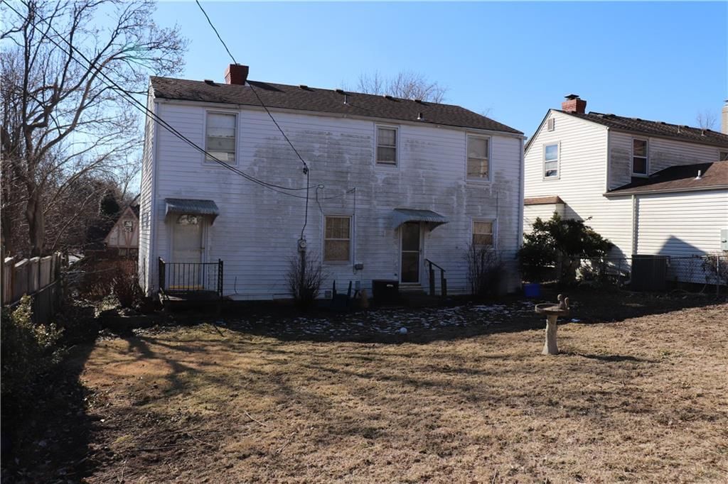 520 E 66th Terrace — photo 16