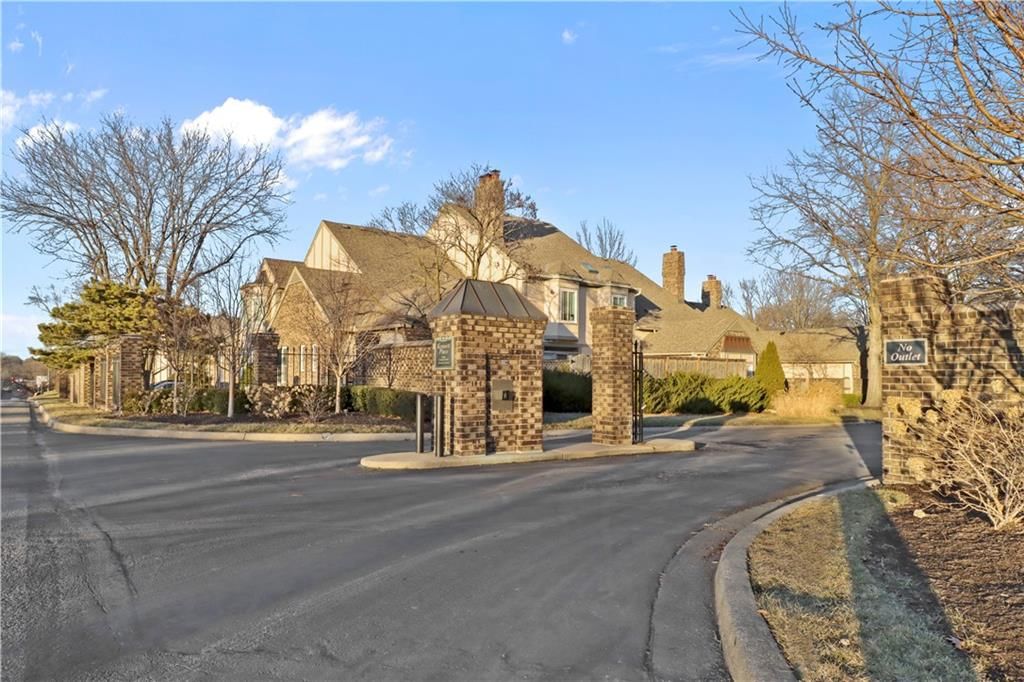 6330 Kennett Place — photo 40