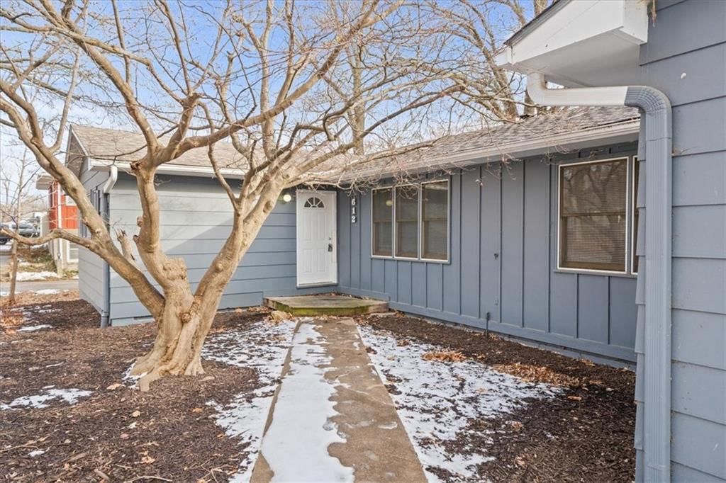 612 Christopher Street — photo 3