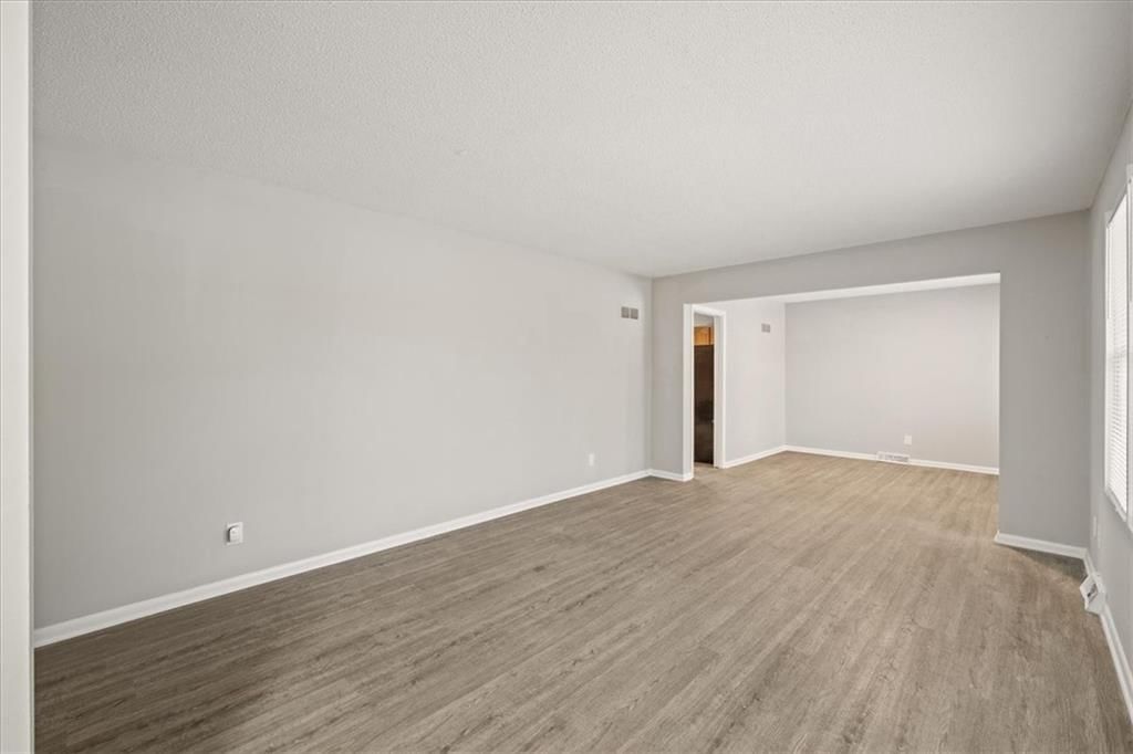 612 Christopher Street — photo 5
