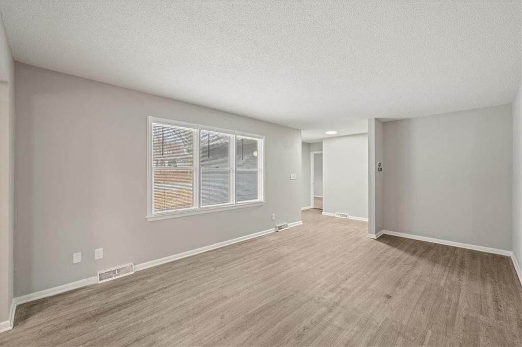612 Christopher Street — photo 6