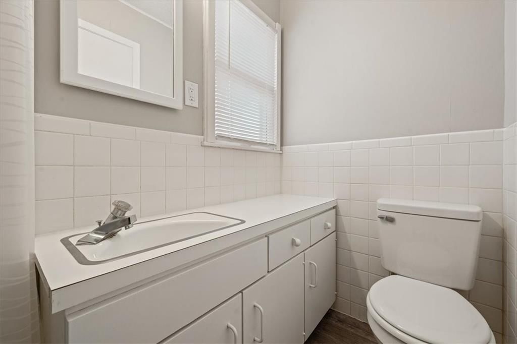 612 Christopher Street — photo 10
