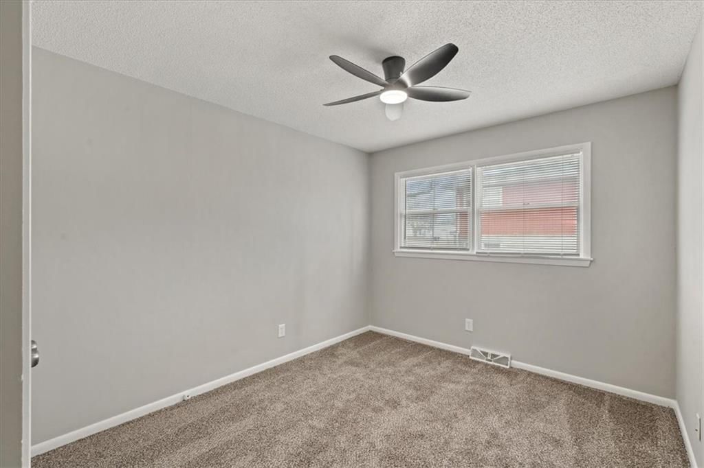 612 Christopher Street — photo 11