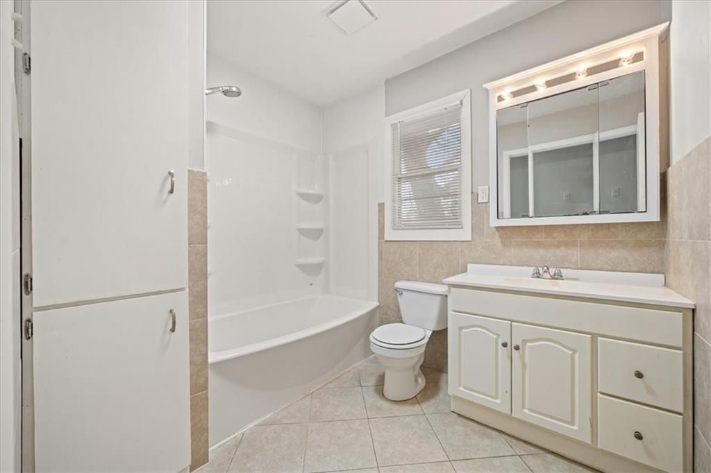 612 Christopher Street — photo 13