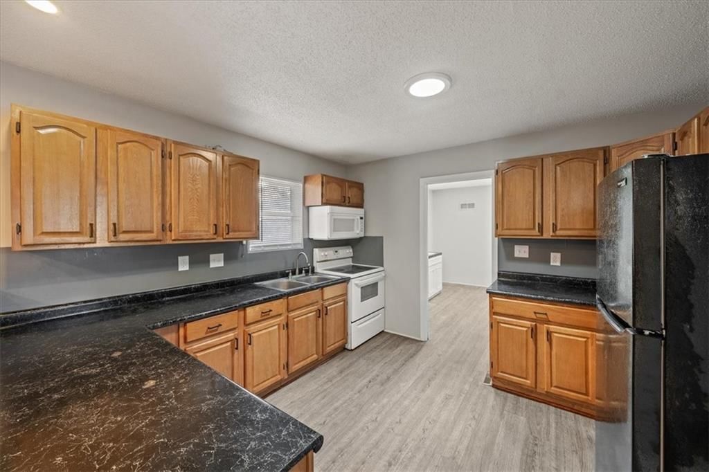 612 Christopher Street — photo 20