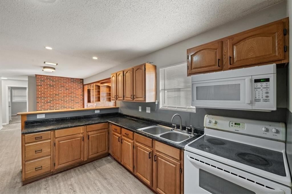 612 Christopher Street — photo 21