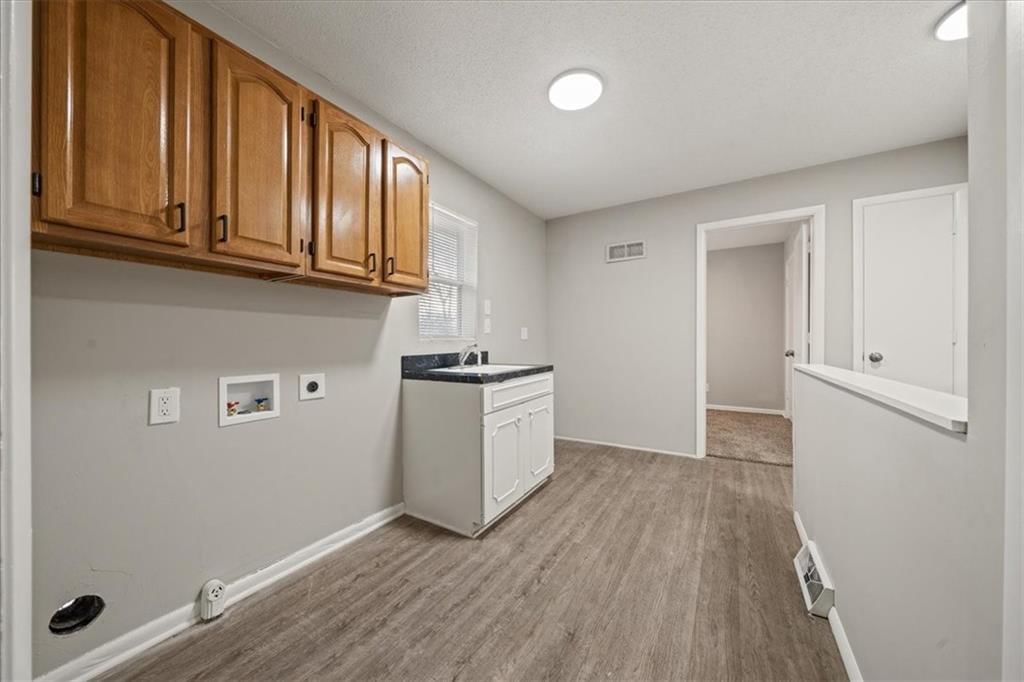 612 Christopher Street — photo 23