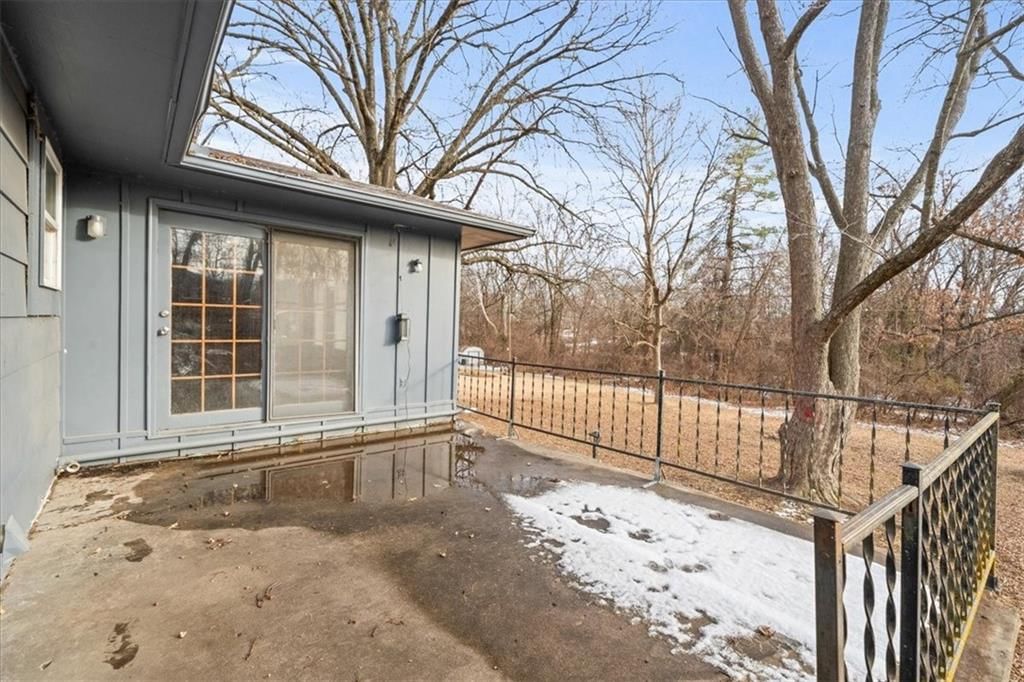 612 Christopher Street — photo 30