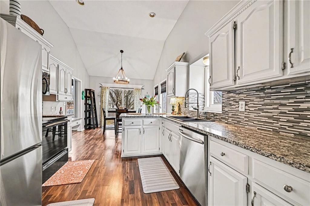 11243 N Madison Avenue — photo 10