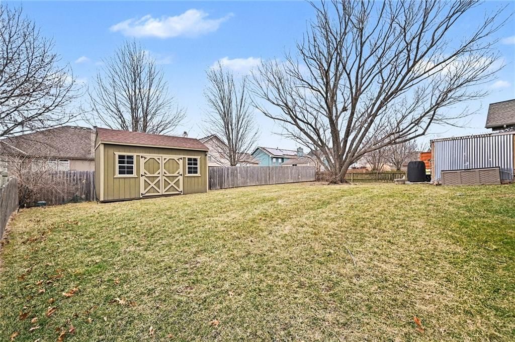 11243 N Madison Avenue — photo 25
