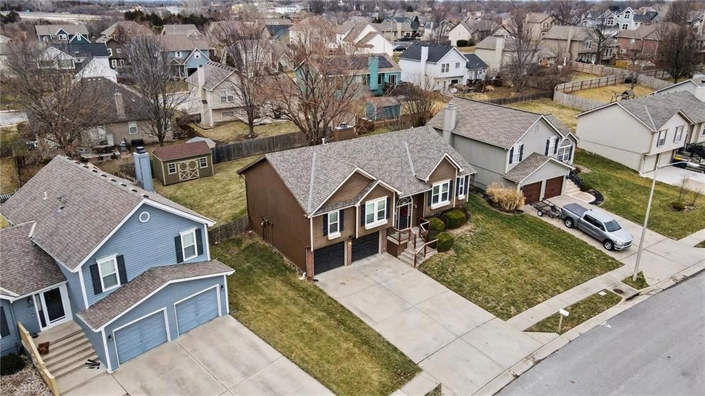 11243 N Madison Avenue — photo 29