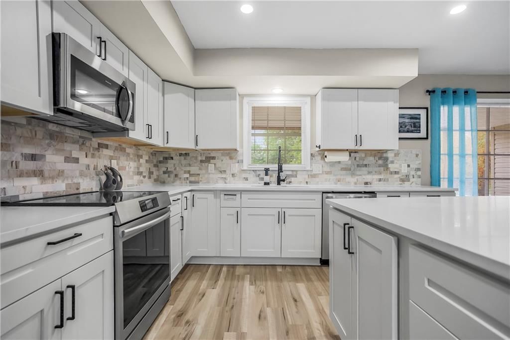 8641 Broadmoor Street — photo 16