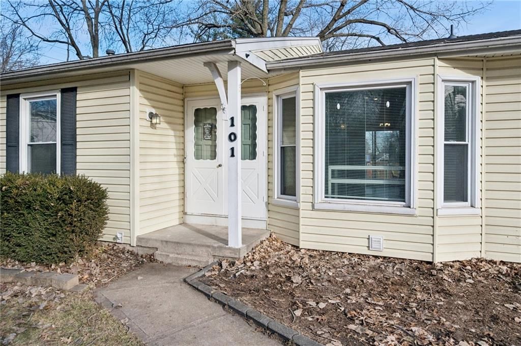 101 SE BRENTWOOD Drive, Lee's Summit, MO