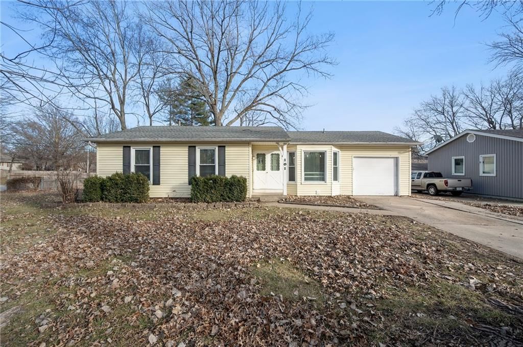 101 SE BRENTWOOD Drive — photo 2