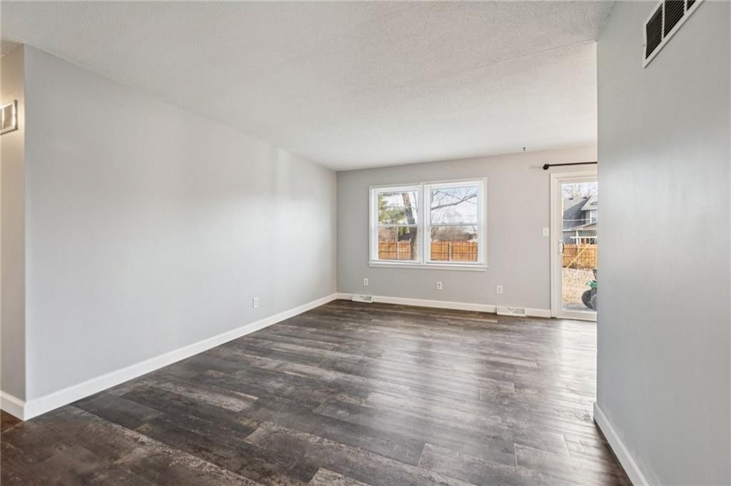 101 SE BRENTWOOD Drive — photo 5