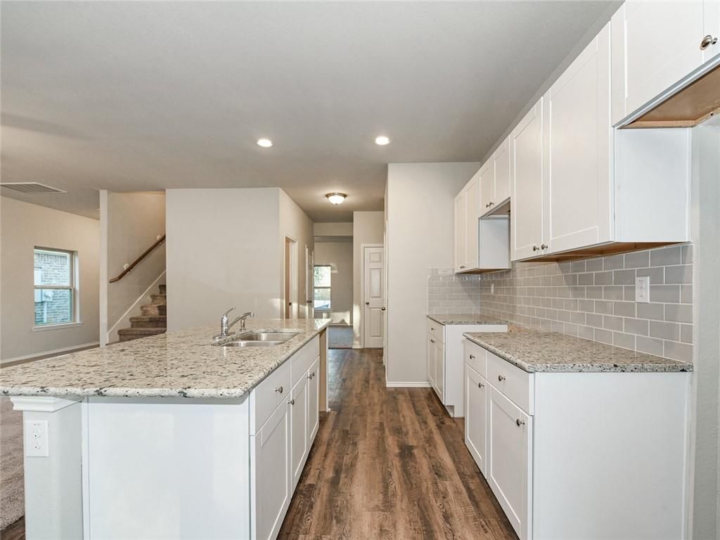861 N Buckeye Street — photo 6