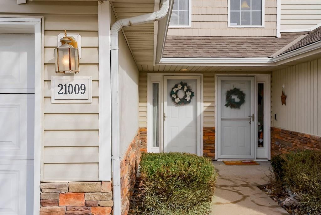 21009 Millridge Street — photo 5