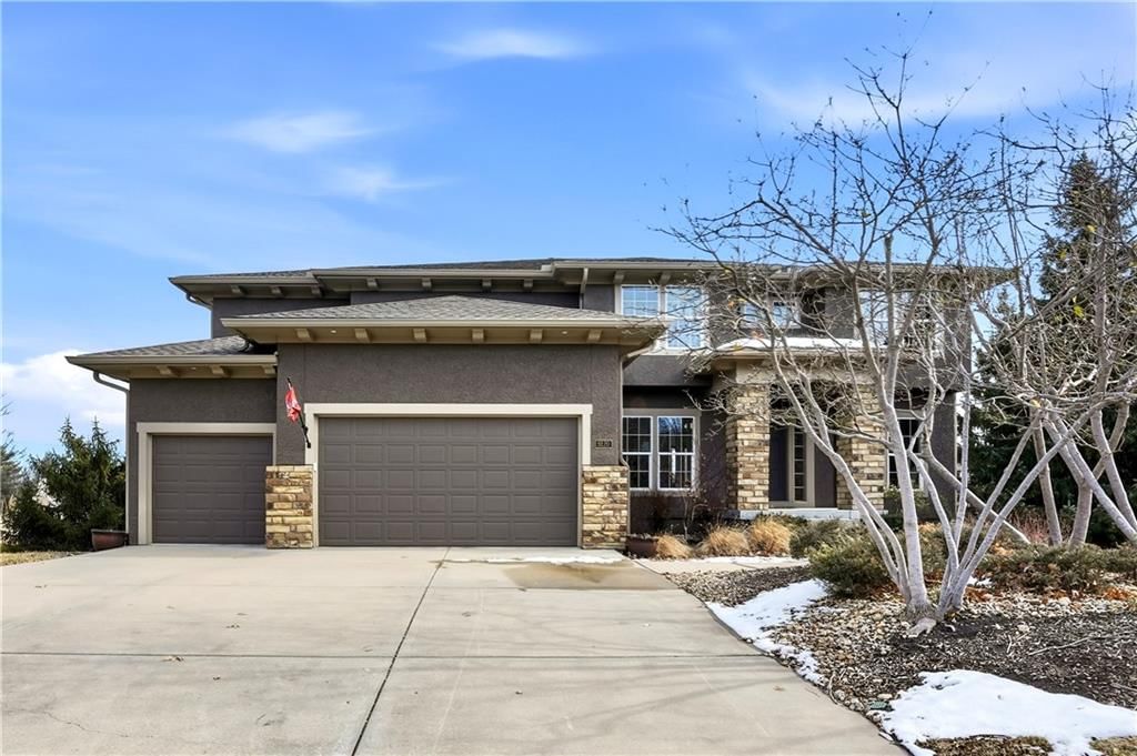9120 W 156th Place, Overland Park, KS