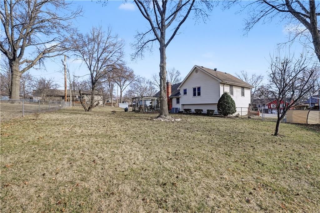 2704 NE 67th Place — photo 28