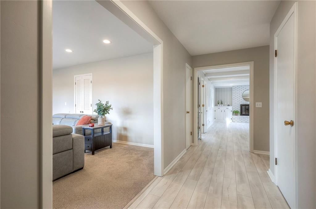 1208 E Red Bridge Road — photo 4