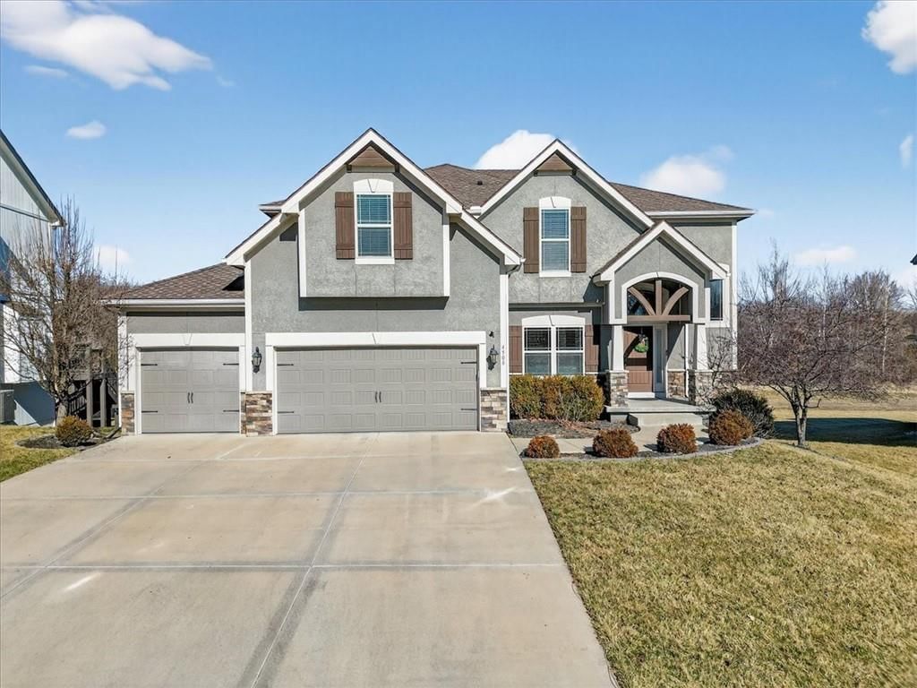 4508 NW Montebella Drive, Riverside, MO