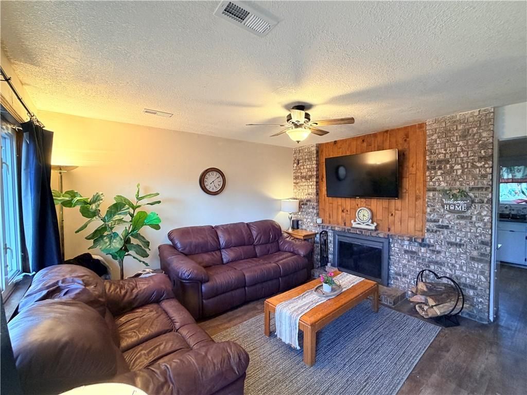 509 W Edgewood Drive — photo 2