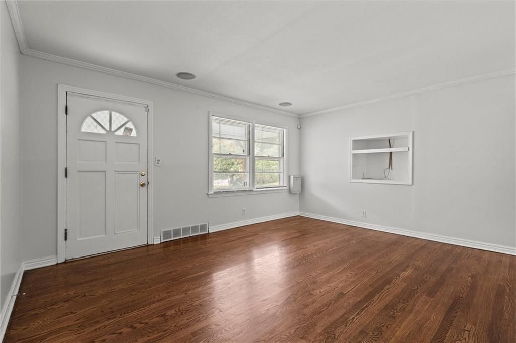7135 Main Street — photo 4