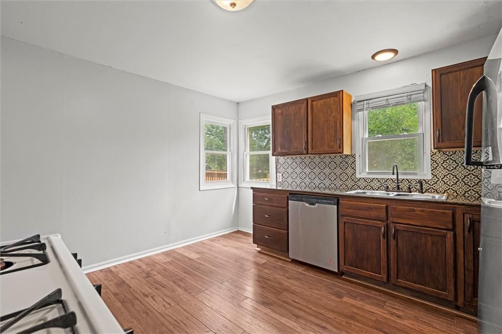 7135 Main Street — photo 10