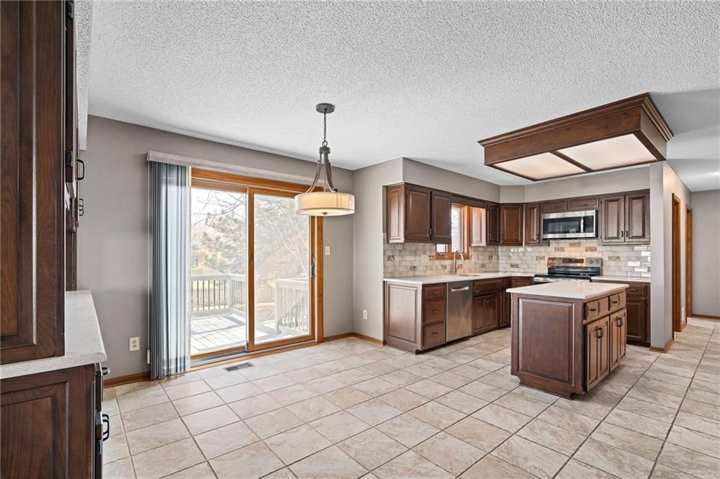 10405 King Street — photo 18