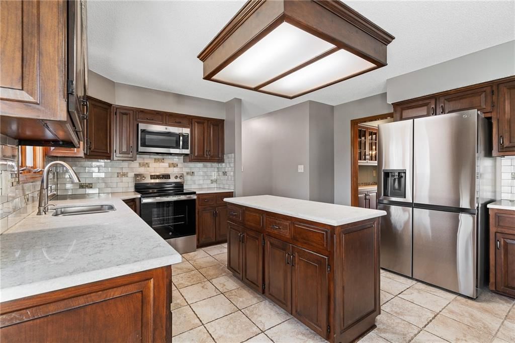 10405 King Street — photo 23