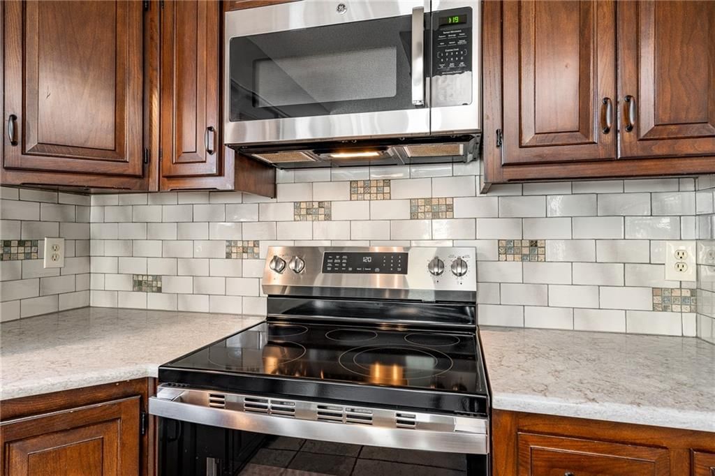 10405 King Street — photo 25