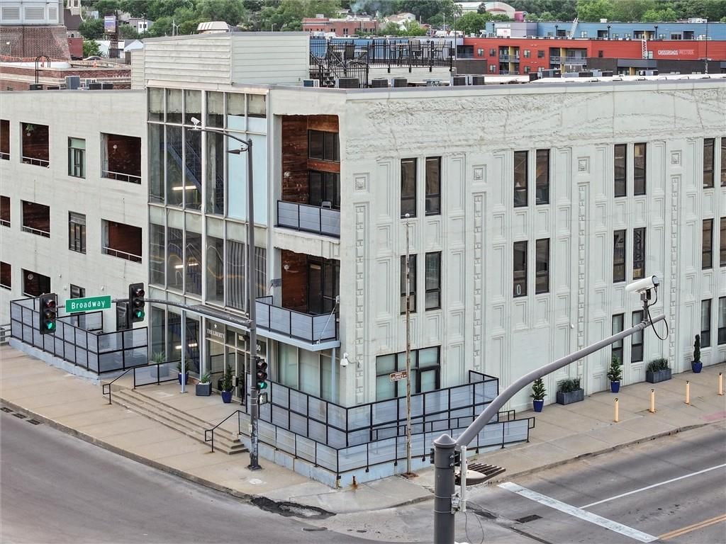 360 W Pershing Road — photo 36