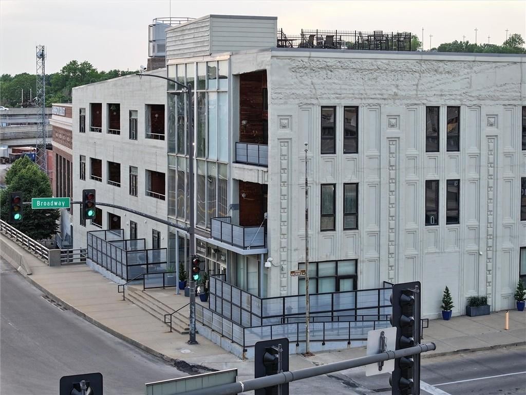 360 W Pershing Road — photo 39