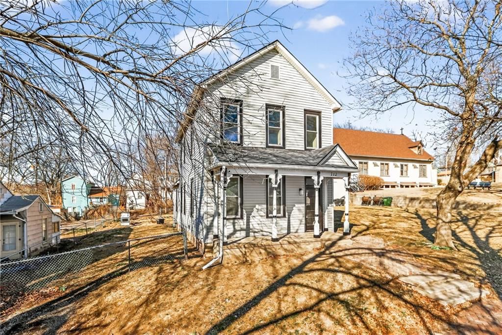 712 Seneca Street — photo 2