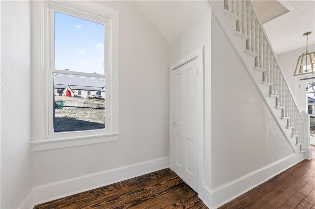 712 Seneca Street — photo 10