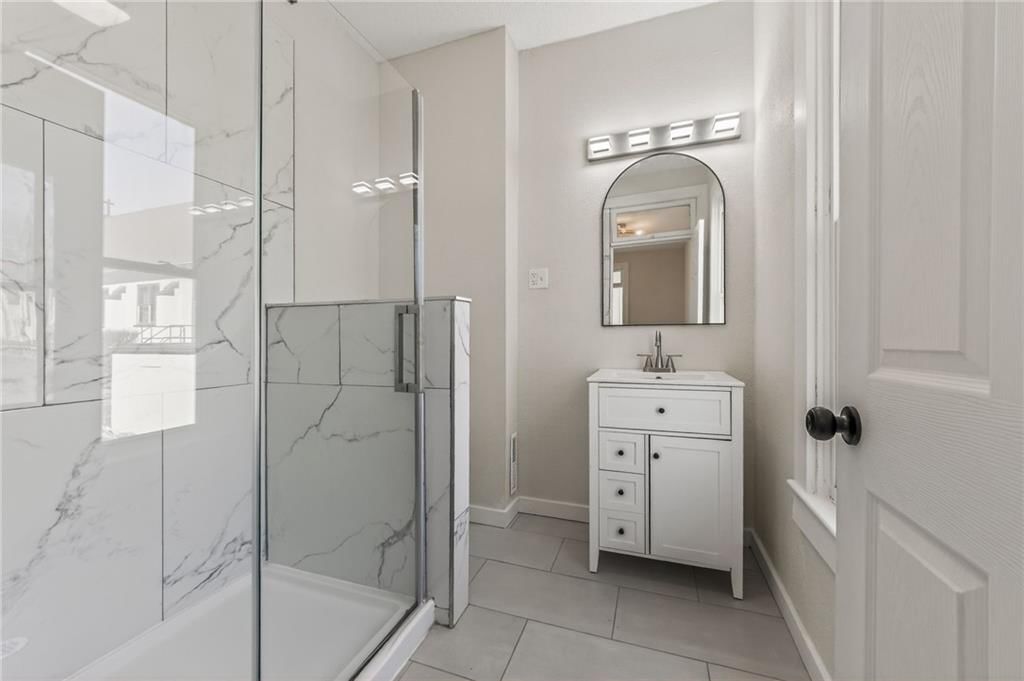 712 Seneca Street — photo 11