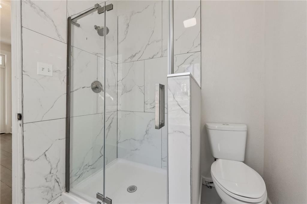 712 Seneca Street — photo 12